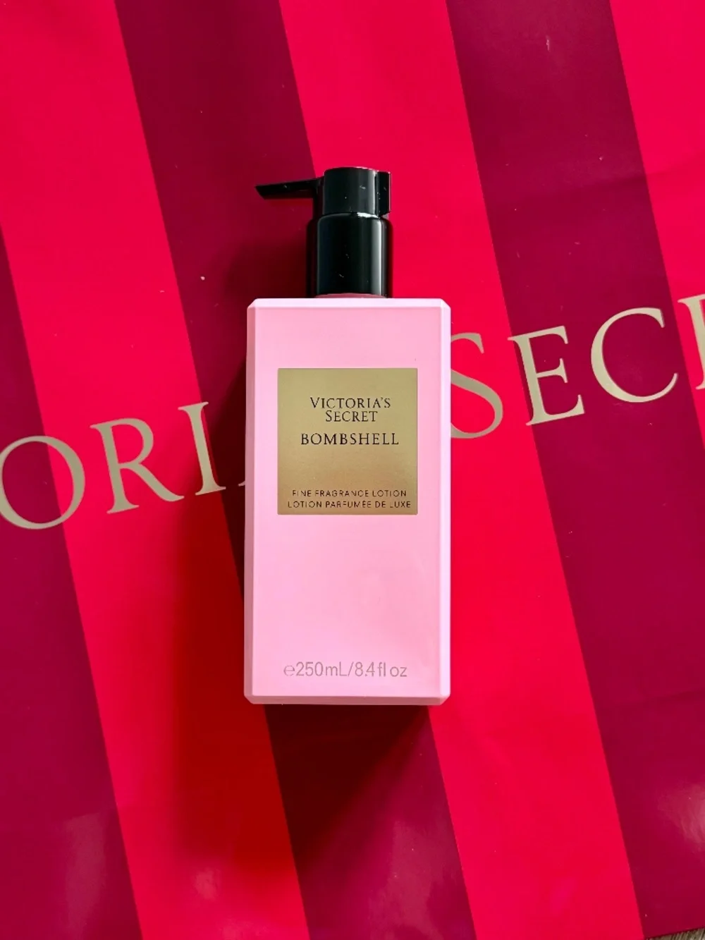 Bombshell Victoria's Secret Fine Fragrance Lotion 8.4 oz (250 Ml) New